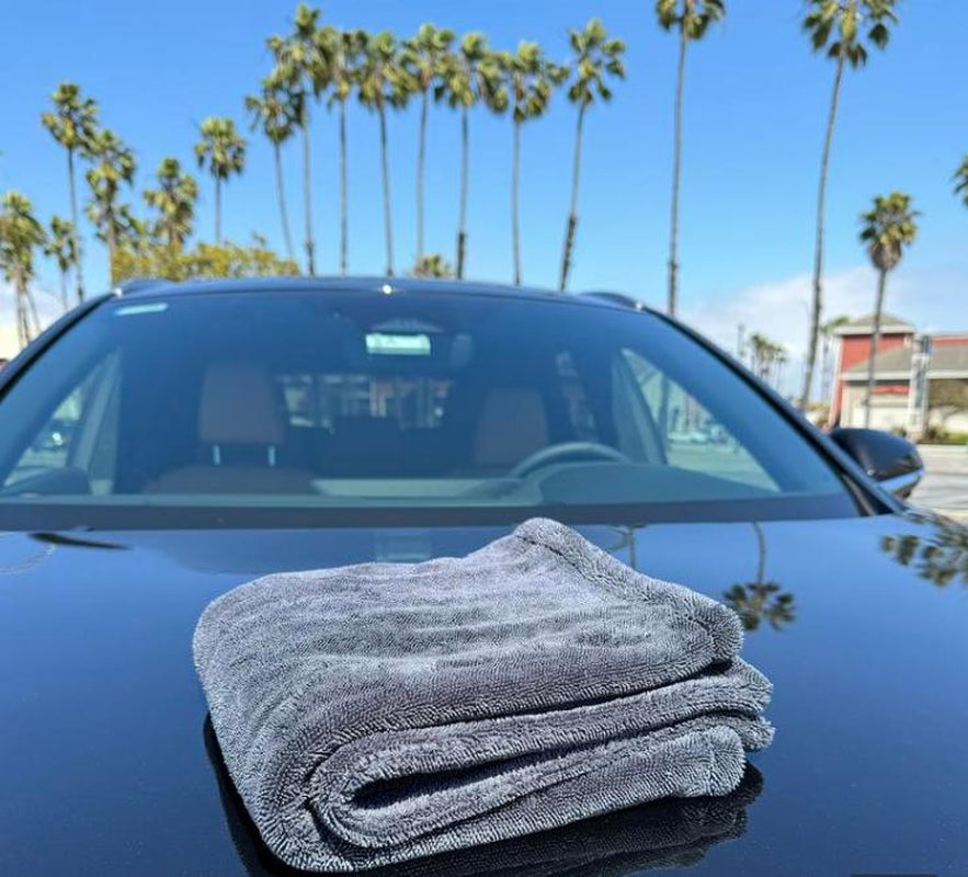 DALUCO Ultra Plush Pet Towel 24'' X 36'' - 1200GSM High Absorbency, Quick Dry, Gentle Microfiber, Ideal for Bath Time and Travel